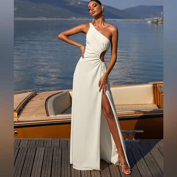 NWT Alamour The Label Rialda Maxi White Dress One Shoulder Size L - Picture 4 of 6